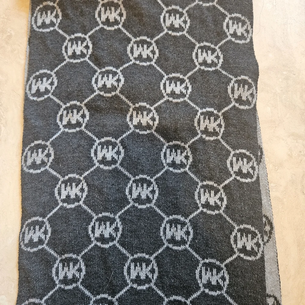 Michael Kors signature brand logo scarf Unisex Men's Women's
